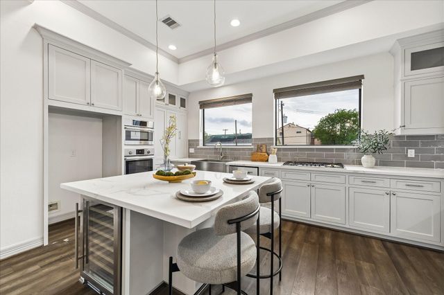 1012 Robin Street, Houston, TX 77019