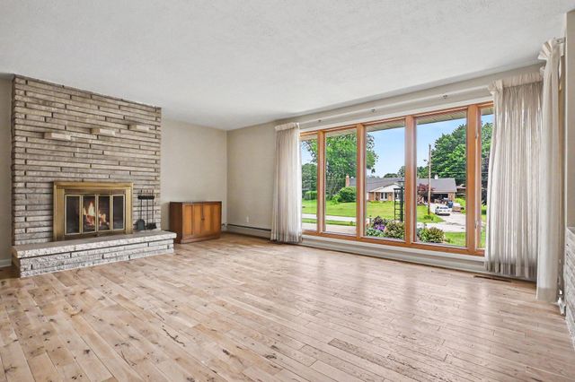 136 Country Club Drive, La Porte, IN 46350