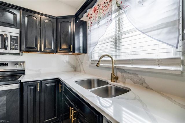 32 Gunter CT, Hampton, VA 23666