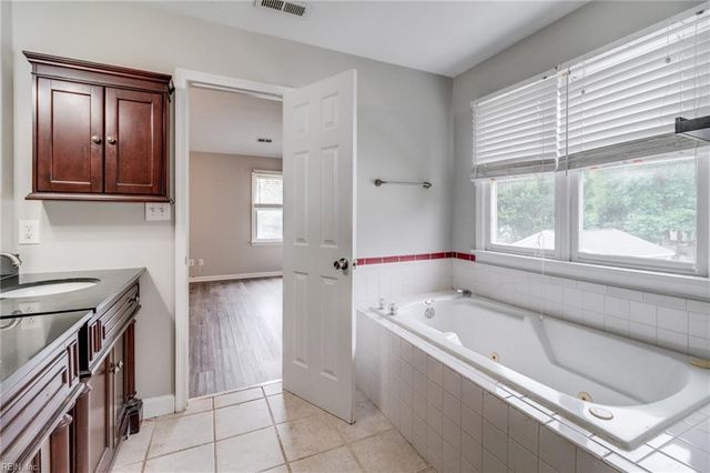 32 Gunter CT, Hampton, VA 23666