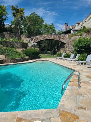 100 Scenic Highway One, Lookout Mountain, TN 37350