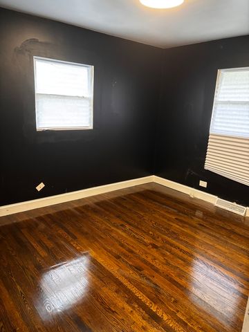 16133 Cambridge Drive, Markham, IL 60428