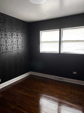 16133 Cambridge Drive, Markham, IL 60428