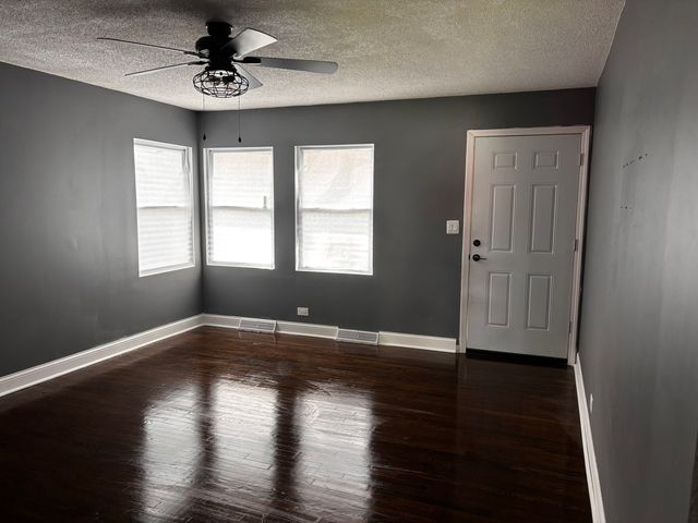 16133 Cambridge Drive, Markham, IL 60428