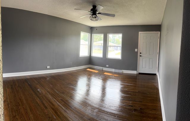 16133 Cambridge Drive, Markham, IL 60428