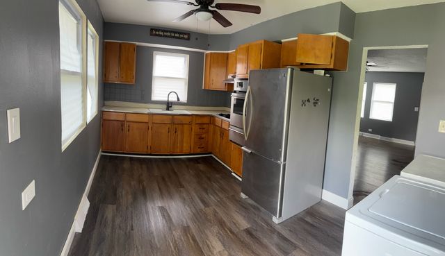 16133 Cambridge Drive, Markham, IL 60428