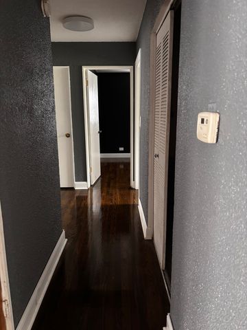 16133 Cambridge Drive, Markham, IL 60428