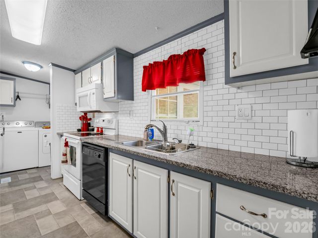 48 Laurel Cove Road, Leicester, NC 28748