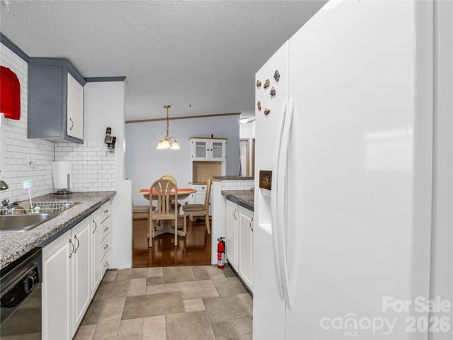 48 Laurel Cove Road, Leicester, NC 28748