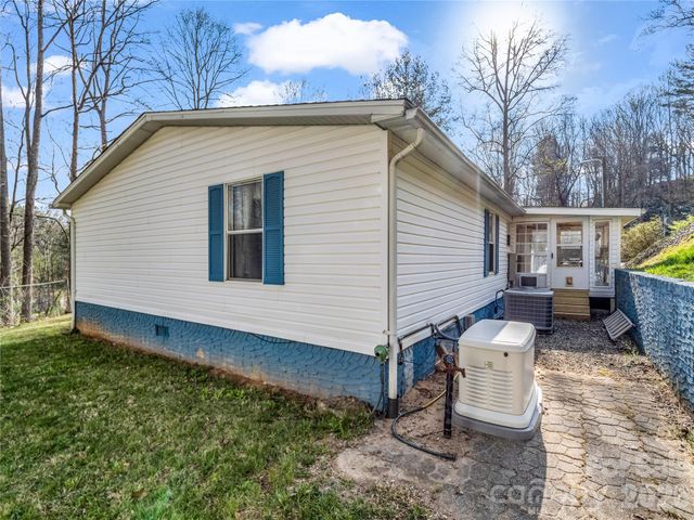 48 Laurel Cove Road, Leicester, NC 28748