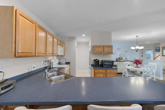 5 Sea Knoll Court 5, Bourne, MA 02532