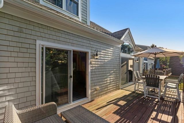 5 Sea Knoll Court 5, Bourne, MA 02532