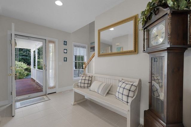 5 Sea Knoll Court 5, Bourne, MA 02532