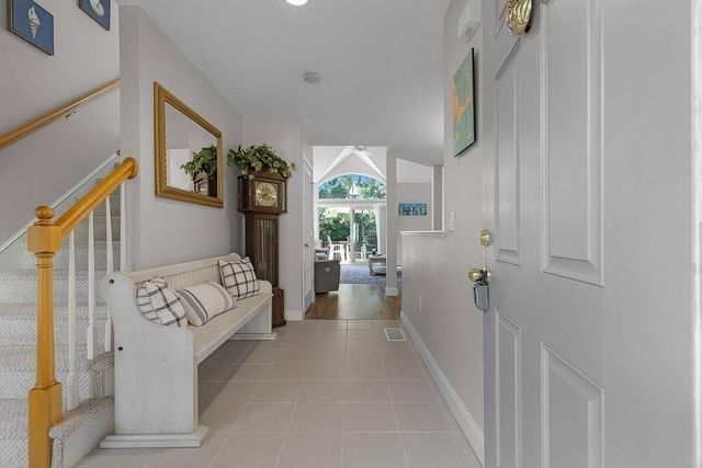 5 Sea Knoll Court 5, Bourne, MA 02532