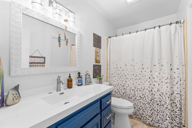 111 Townsend Court, Hollister, MO 65672