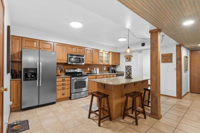 111 Townsend Court, Hollister, MO 65672