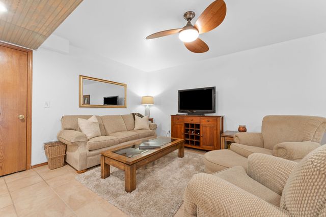 111 Townsend Court, Hollister, MO 65672