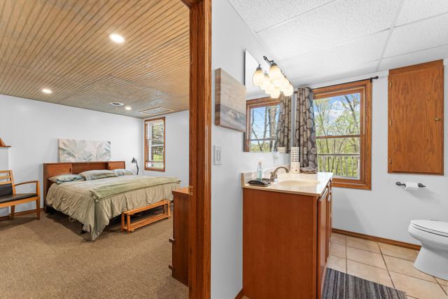 111 Townsend Court, Hollister, MO 65672