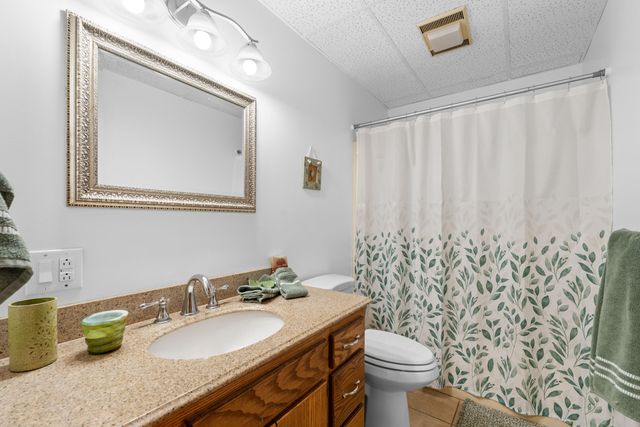 111 Townsend Court, Hollister, MO 65672
