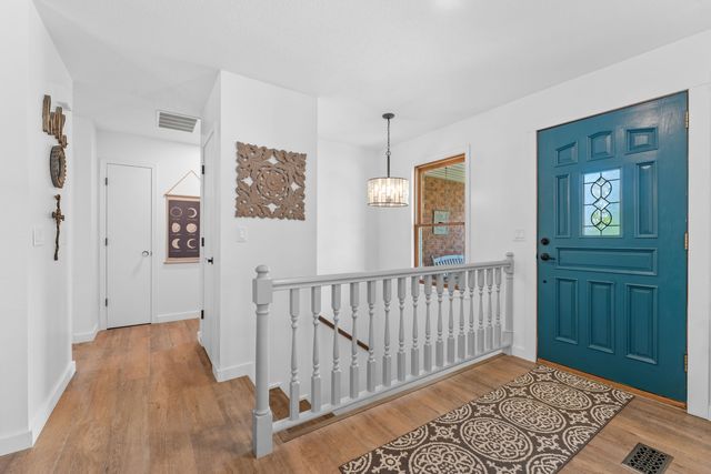 111 Townsend Court, Hollister, MO 65672