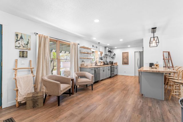111 Townsend Court, Hollister, MO 65672