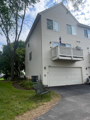 886 Essex Circle, Grayslake, IL 60030