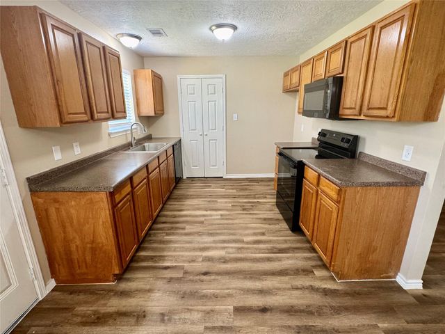 1592 Dr Martin Luther King Drive, Montgomery, TX 77356