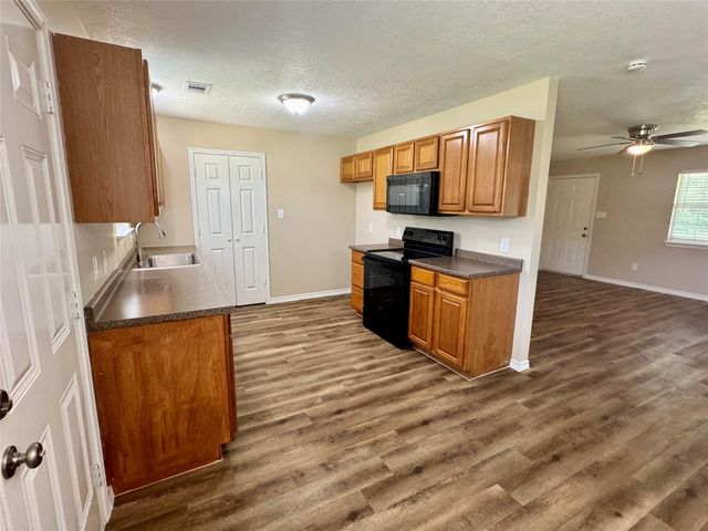 1592 Dr Martin Luther King Drive, Montgomery, TX 77356