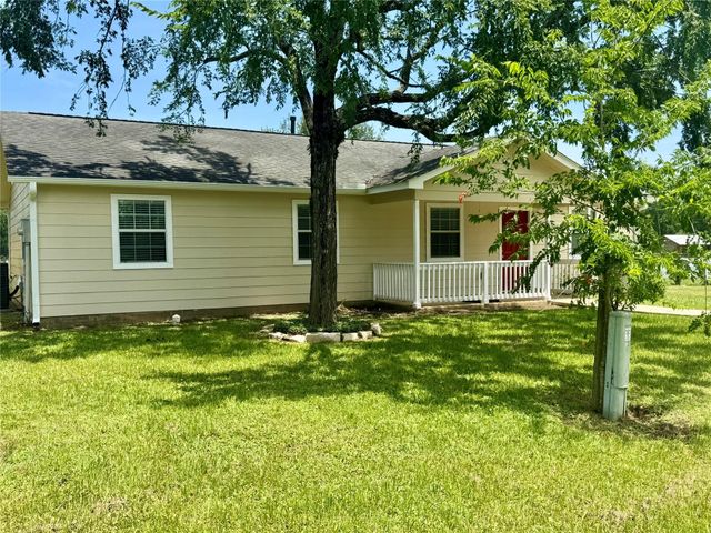 1592 Dr Martin Luther King Drive, Montgomery, TX 77356
