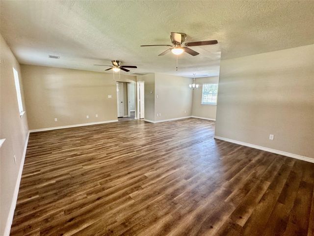 1592 Dr Martin Luther King Drive, Montgomery, TX 77356