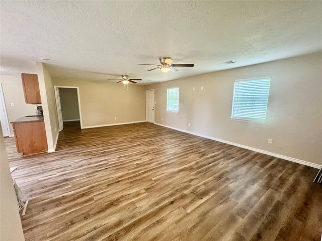 1592 Dr Martin Luther King Drive, Montgomery, TX 77356