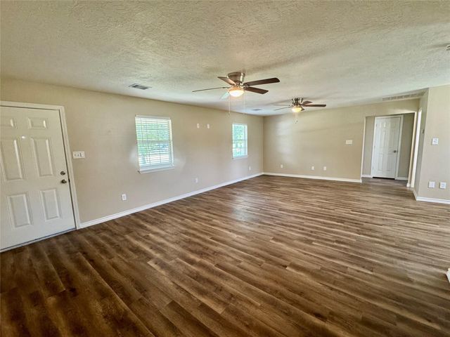 1592 Dr Martin Luther King Drive, Montgomery, TX 77356