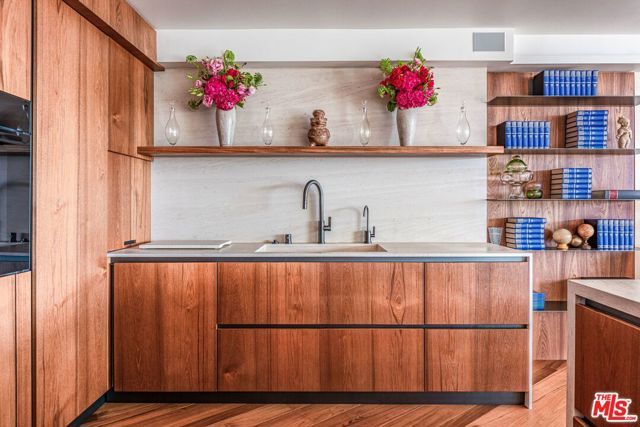 101 Ocean Avenue D701, Santa Monica, CA 90402