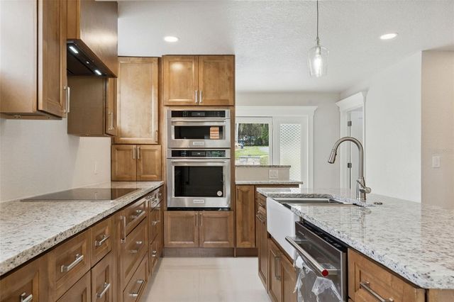 2316 N GRIFFIN DRIVE, Leesburg, FL 34748