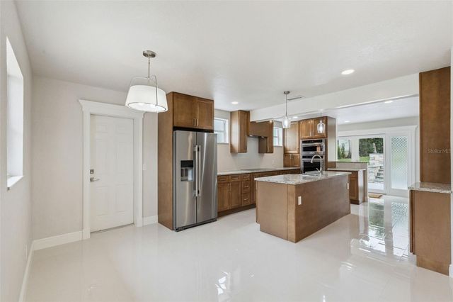 2316 N GRIFFIN DRIVE, Leesburg, FL 34748