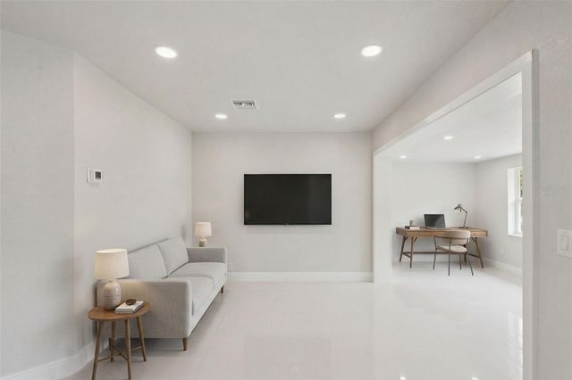 2316 N GRIFFIN DRIVE, Leesburg, FL 34748