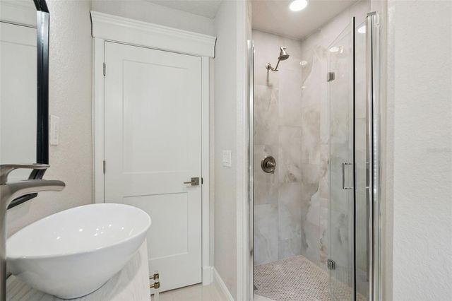 2316 N GRIFFIN DRIVE, Leesburg, FL 34748