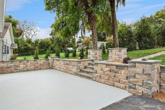 2316 N GRIFFIN DRIVE, Leesburg, FL 34748