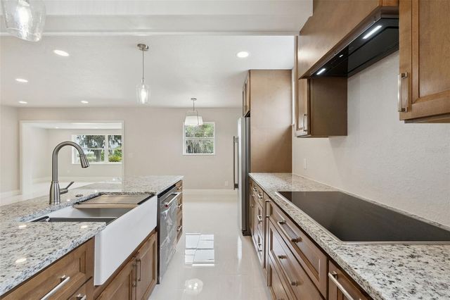 2316 N GRIFFIN DRIVE, Leesburg, FL 34748