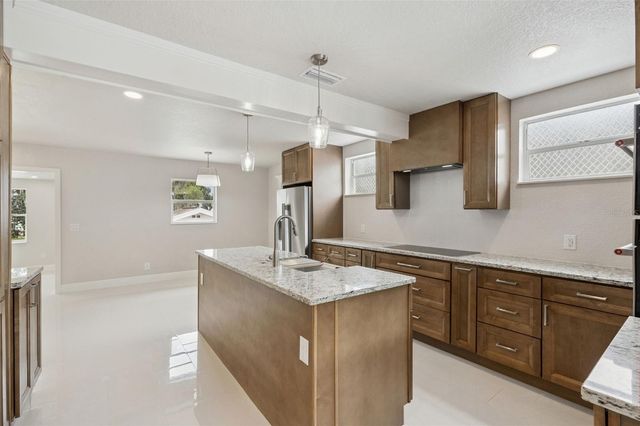 2316 N GRIFFIN DRIVE, Leesburg, FL 34748