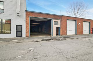 420 Race St, Holyoke, MA 01040