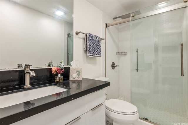 469 Ena Road 3404, Honolulu, HI 96815