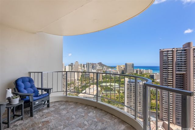 469 Ena Road 3404, Honolulu, HI 96815