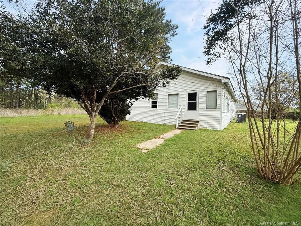 295 Ross Road, Anacoco, LA 71403