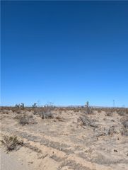 11150 Poppy Rd, Adelanto, CA 92301