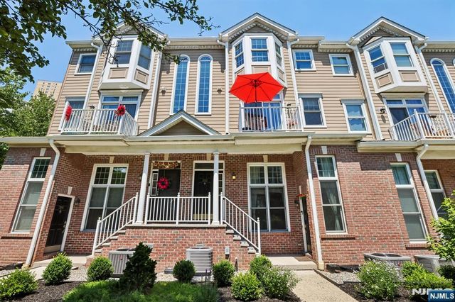 282 Roslyn Court 282X, West New York, NJ 07093