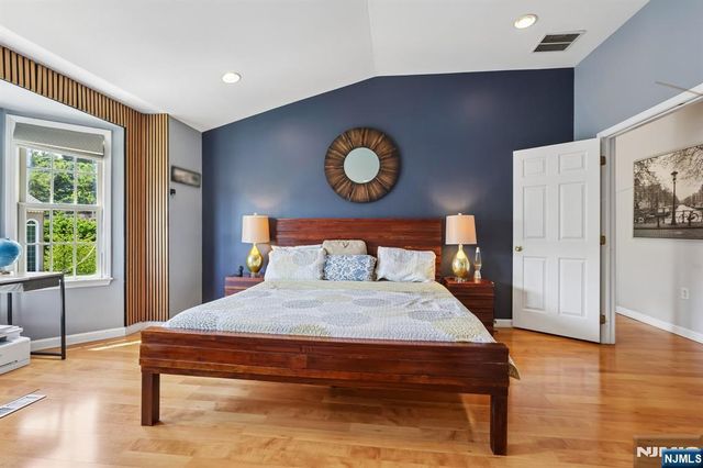 282 Roslyn Court 282X, West New York, NJ 07093