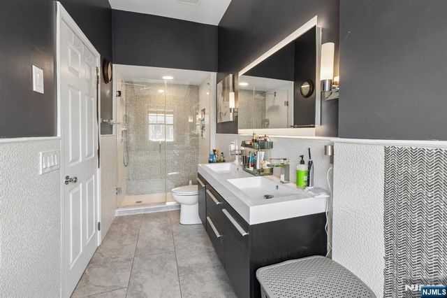 282 Roslyn Court 282X, West New York, NJ 07093