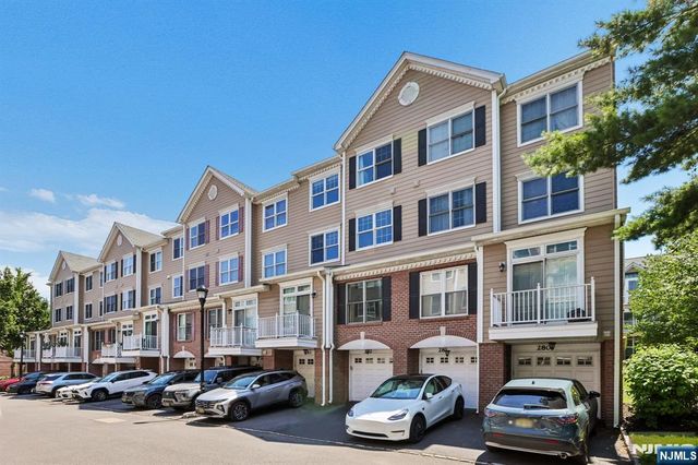 282 Roslyn Court 282X, West New York, NJ 07093
