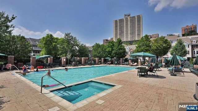 282 Roslyn Court 282X, West New York, NJ 07093